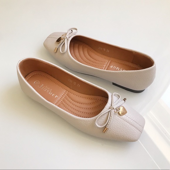 Flats Shoes - Picture 4 of 5